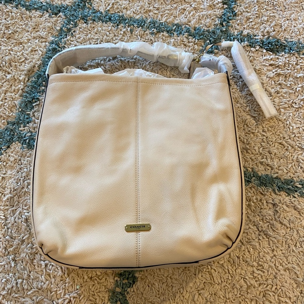Coach Avery Hobo Bag F23309 - Cream